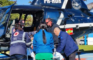 Paciente vítima de agressão com motosserra é transferido de helicóptero de Jacinto Machado para Araranguá