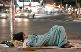 Santa Catarina tem mais pessoas em situação de rua do que habitantes de oito cidades juntas; número passa de 11 mil
