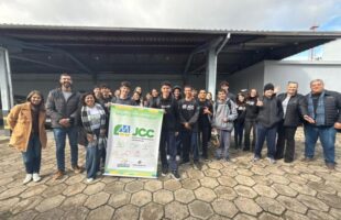Jovens de Braço do Norte viram líderes do futuro em programa revolucionário de cooperativismo na Cerbranorte