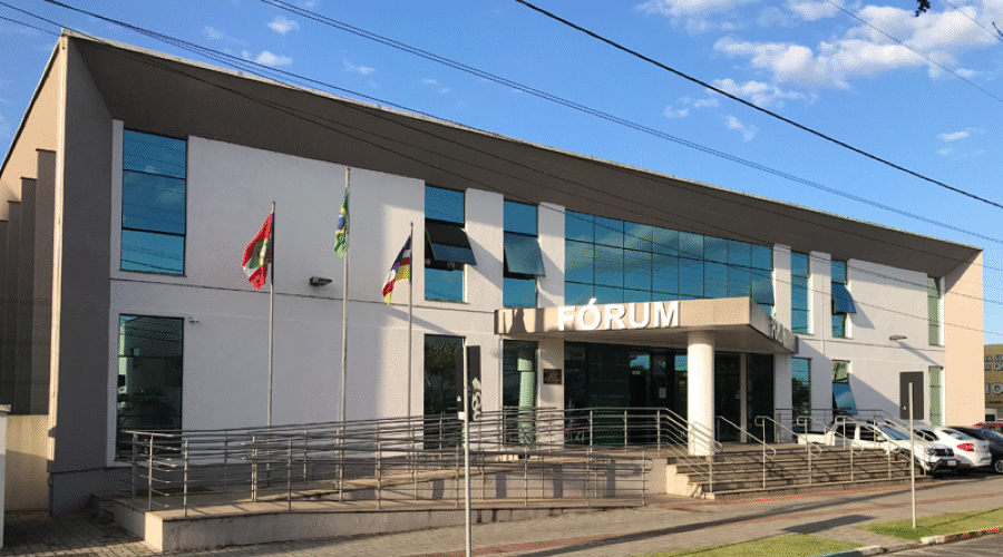 Justiça condena homem que ateou fogo na esposa em Araranguá