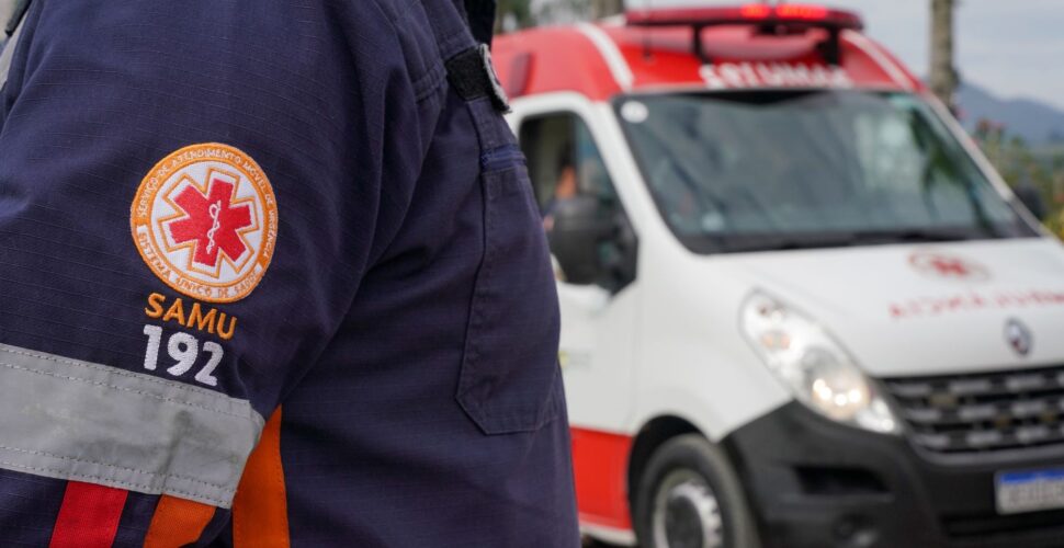 Casal fica ferido em acidente de moto na SC-390, em Lauro Müller