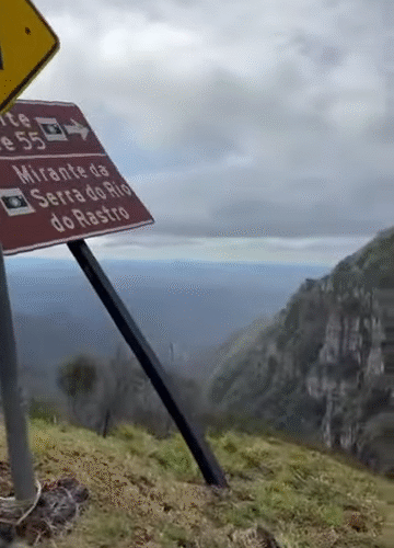 Ventos de mais de 100 km/h atingem Serra do Rio do Rastro com avanço de ciclone