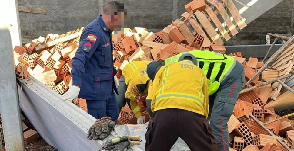 Trabalhador morre ao ser atingido por laje em Criciúma