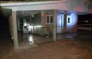 Incêndio atinge residência desocupada durante a madrugada em Jaguaruna