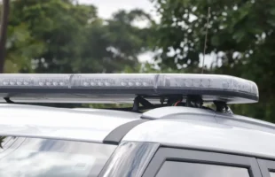 Mulher é agredida e tem motoneta roubada em Capivari de Baixo