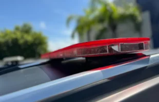 Mulher é flagrada trocando etiquetas de preços em loja no Centro de Criciúma