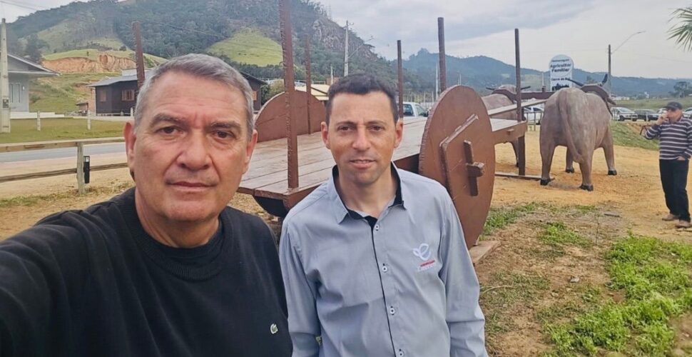 Pedras Grandes (SC) apresenta monumento de Carro de Boi que busca título mundial no Guinness
