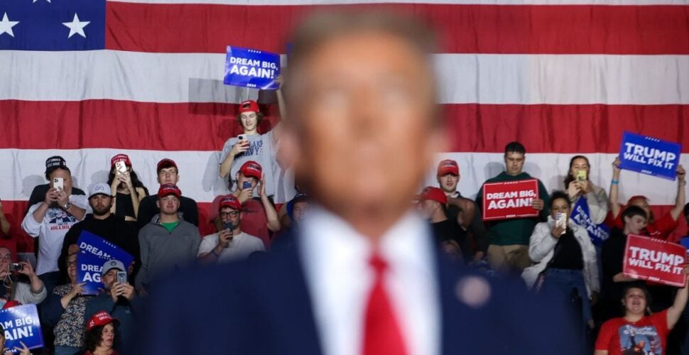 Sumiço de Trump: Silêncio da Casa Branca e Hematomas Viralizam Boato de Morte