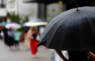 Alerta em SC: Ciclone provoca ventos de até 75 km/h e risco de temporais nesta quarta