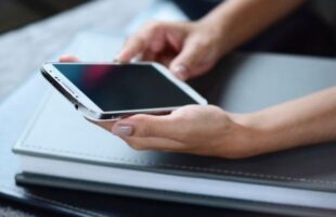 São Ludgero agora atende pelo WhatsApp para problemas na iluminação pública