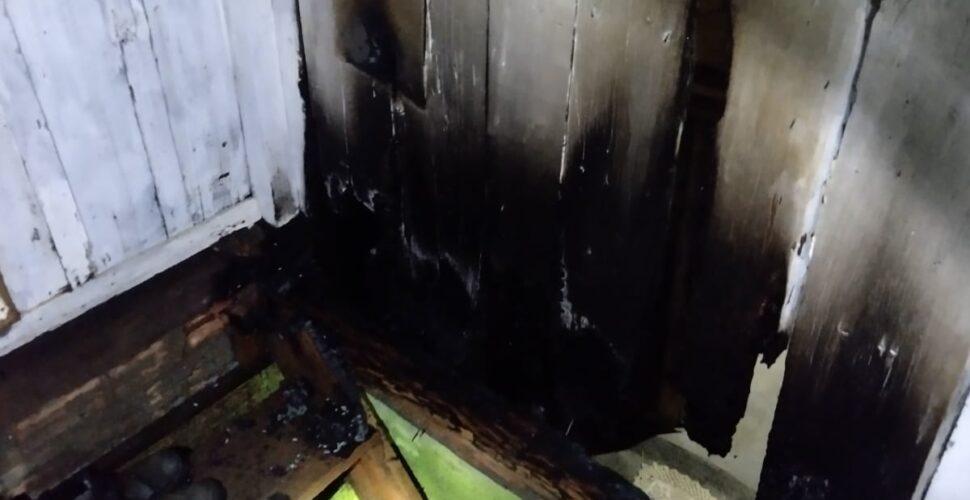Incêndio em residência em Orleans levanta suspeita de ação criminosa