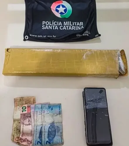 Jovem é preso após perseguição e apreensão de maconha entre Jaguaruna e Tubarão