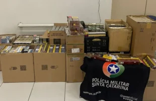 Motorista é flagrado com mais de 7,5 mil carteiras de cigarro sem nota fiscal em Urussanga