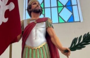 Fé e Tradição: Treviso celebra seu padroeiro com procissão, missa e banquete típico italiano