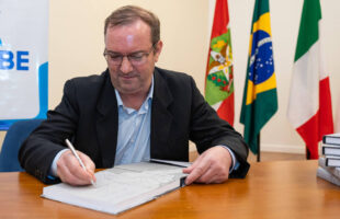 Herança Italiana em SC: Livro resgata saga de 150 anos de imigração com lançamento no Sul do estado