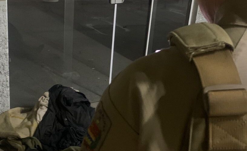 PM de Orleans faz abordagem noturna a moradores de rua; nenhuma irregularidade foi encontrada