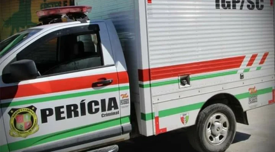 Motociclista morre após colisão com caminhão na SC-447, em Meleiro