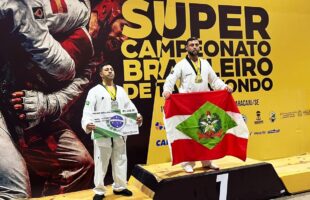 Orleans celebra bicampeonato nacional invicto de taekwondo com Mestre Luiz Paulo