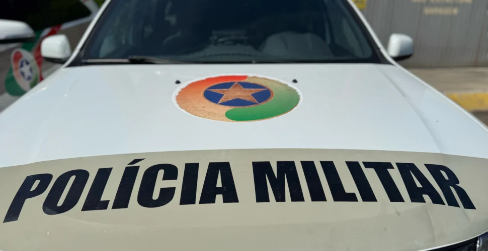 Homem é detido após agredir companheira e tentar forçá-la a entrar em veículo em Criciúma