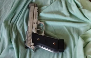Jovem é detido por porte ilegal de arma em Tubarão