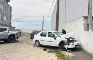 Após fuga e colisão, foragido é preso pela Polícia Civil em Laguna