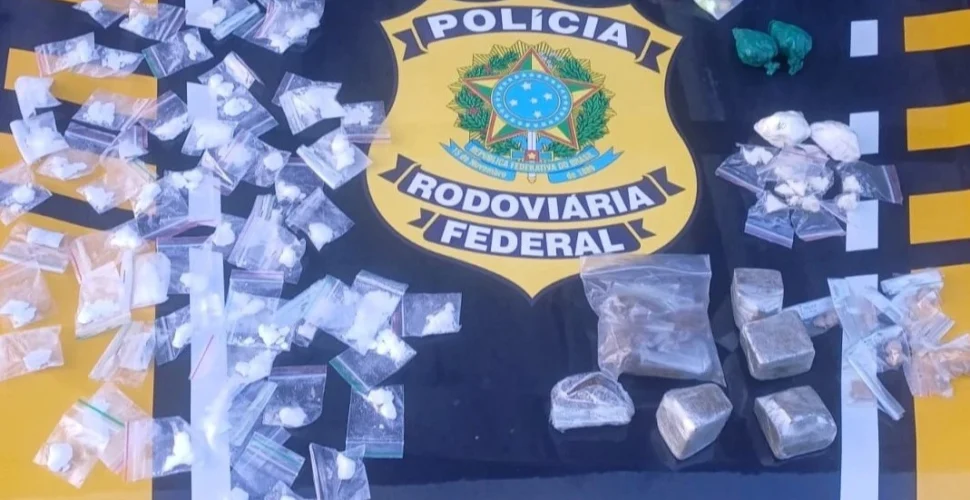 Motociclista é detido com diversos tipos de drogas na BR-101