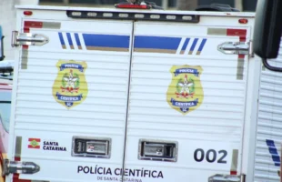 Mulher morre atropelada na BR-101 em Tubarão