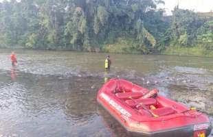 Bombeiros retomam buscas por homem desaparecido no rio Braço do Norte