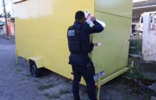 Laguna Declara Guerra aos Carros Abandonados: Operação já Identifica 12 “Latas-Velhas” em um Dia