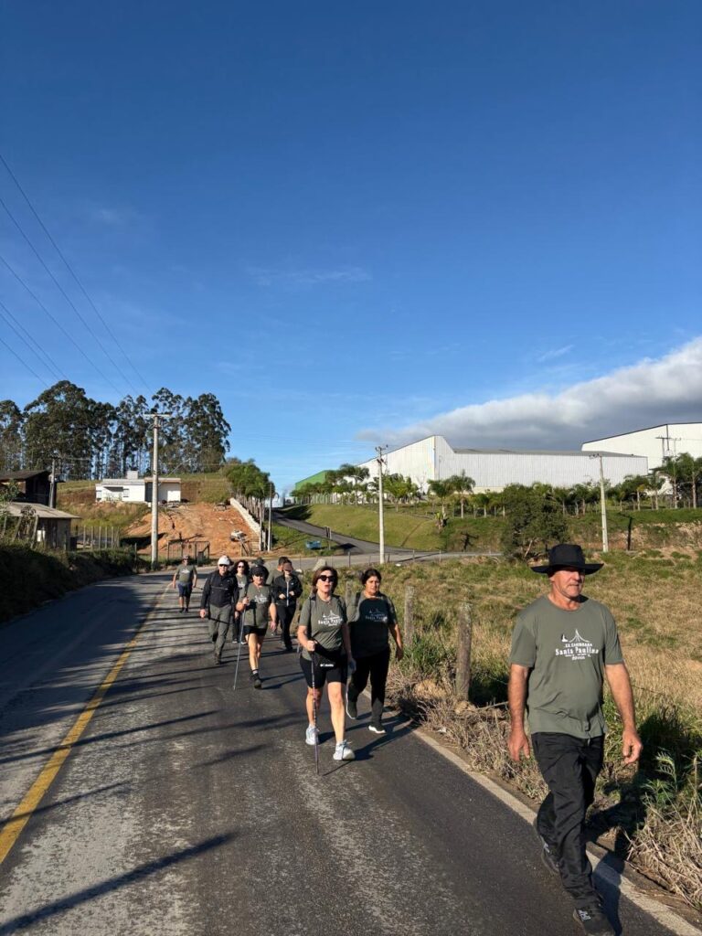 Peregrinos do Sul iniciam jornada de 210 km até santuário de Santa Paulina a partir de Orleans