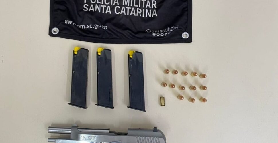 Homem é preso por disparar arma de calibre 9mm, que voltou a ser de uso restrito, em Treviso