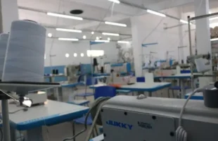 Presídio de Tubarão inaugura fábrica têxtil e gera oportunidade de reinserção para mais de 80 detentos