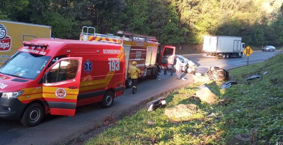 Falta de Cinto no Banco Traseiro é Fatal em Acidente na BR-282 na Manhã de Sábado