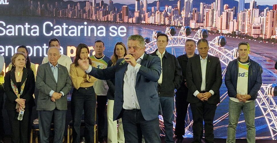 Em evento lotado no litoral, PSD nacional aponta João Rodrigues para governador e critica condenação de Bolsonaro