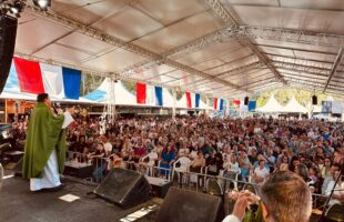 Orleans Brilha em Festa de 112 Anos com Shows Nacionais e Recorde de Público
