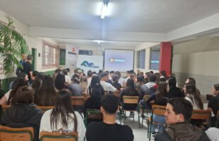 De Olho no Futuro: Projeto Leva Cinema e Conscientização sobre Trânsito para Alunos de Orleans