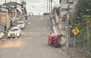 Veículo tomba após idosa perder controle em ladeira, em Braço do Norte