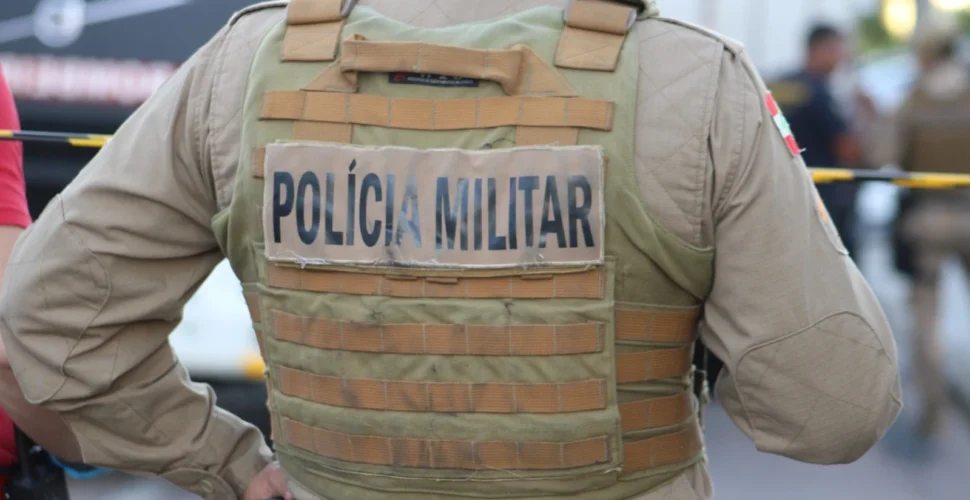 Confronto entre moradores e polícia mobiliza helicóptero e reforço em Criciúma