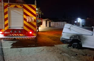 Incêndio atinge caminhonete em Morro da Fumaça