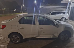 Motociclista fica gravemente ferido após colisão com carro em Jaguaruna