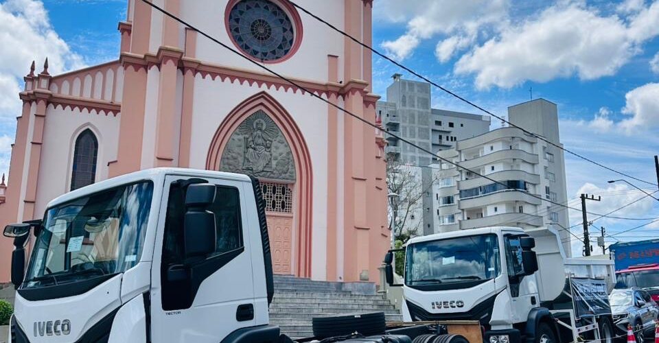 Orleans investe quase R$ 800 mil em novos caminhões para reforçar serviços municipais
