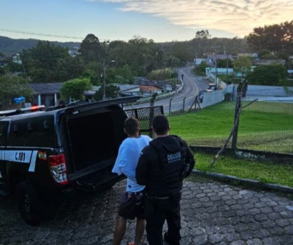 Quatro pessoas são presas por tráfico de drogas em operação da Polícia Civil em Criciúma e Siderópolis