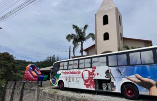 Amor Sobre Rodas leva serviços gratuitos e solidariedade a comunidade em Orleans