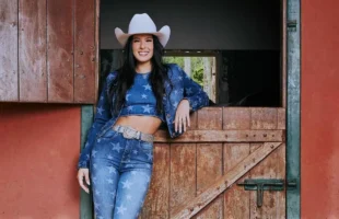 Ana Castela leva sucessos e energia da boiadeira para Tubarão em novembro