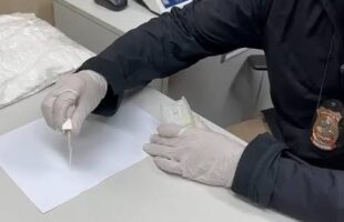 Jovem de Santa Catarina é presa ao tentar embarcar para França com cocaína no corpo