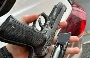 Som alto em veículo leva à apreensão de arma de airsoft em Orleans