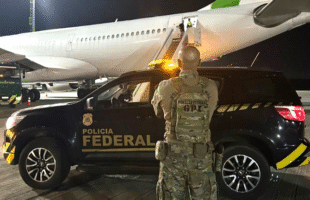 Polícia Federal traz de volta ao Brasil dois condenados foragidos de Santa Catarina