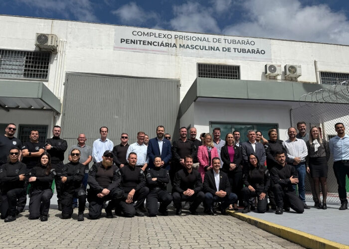 Empresa têxtil instala unidade dentro da penitenciária de Tubarão e oferta trabalho a 20% dos presos