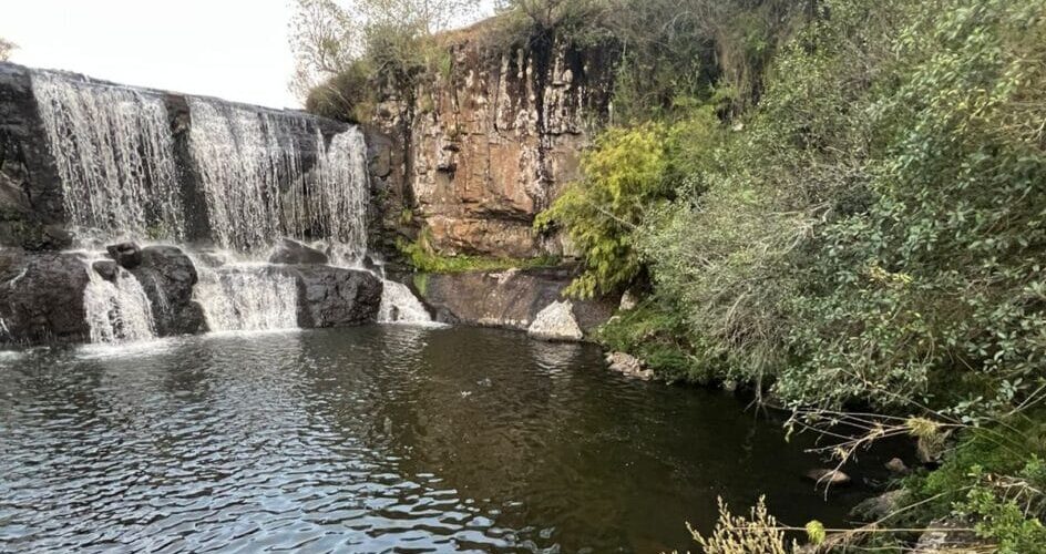 Adolescente de 15 anos morre afogada em cachoeira em Bom Jardim da Serra
