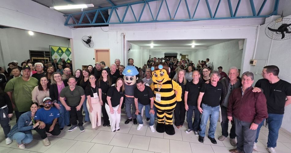 Coopercocal nas Comunidades começa em Cocal do Sul com grande participação no bairro Vila Nova